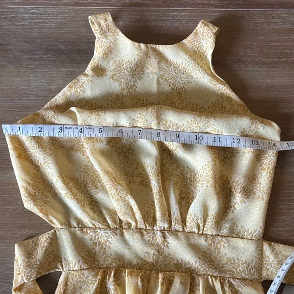 Lush Open Back Tie Waist Halter Maxi Dress in Medallion Print Yellow, Sz S NWT - Picture 6 of 10